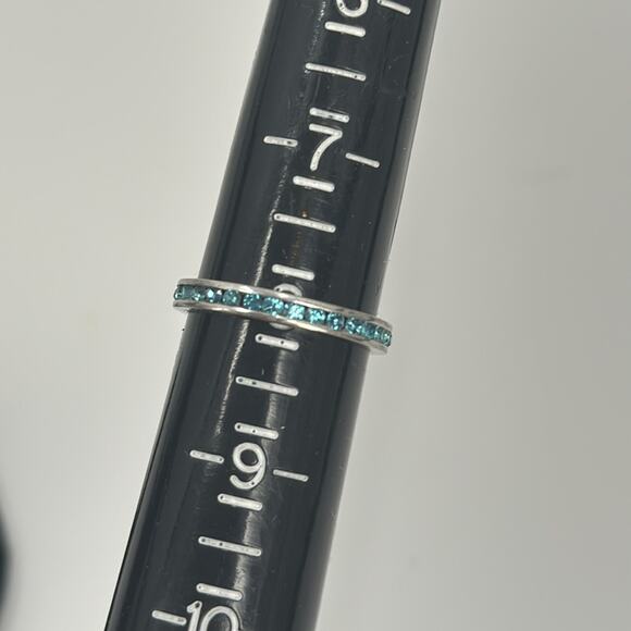 Sterling silver Blue Cubic Zirconia Flat Eternity Band Ring size 8 - Picture 3 of 3